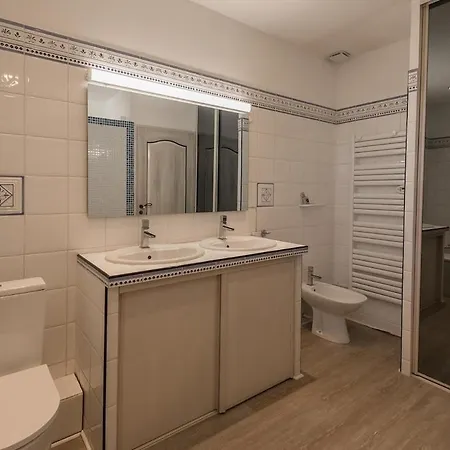 Holiday home Maison 6 Personnes Piscine Et Jacuzzi