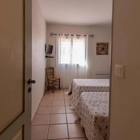 Holiday home Maison 6 Personnes Piscine Et Jacuzzi *