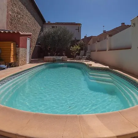 Holiday home Maison 6 Personnes Piscine Et Jacuzzi