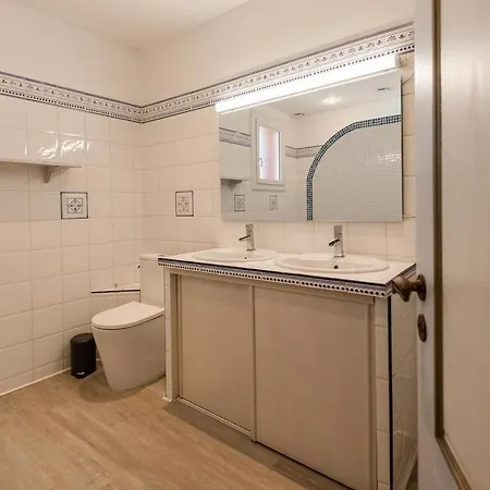 Maison 6 Personnes Piscine Et Jacuzzi * Bompas (Pyrenees-Orientales)