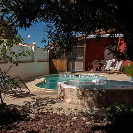 Holiday home Maison 6 Personnes Piscine Et Jacuzzi