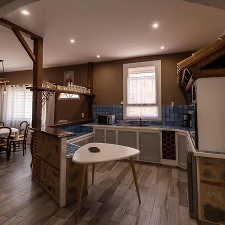 Holiday home Maison 6 Personnes Piscine Et Jacuzzi Bompas (Pyrenees-Orientales)