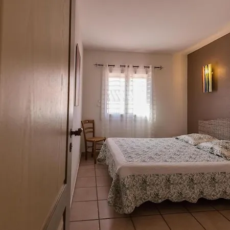Maison 6 Personnes Piscine Et Jacuzzi *