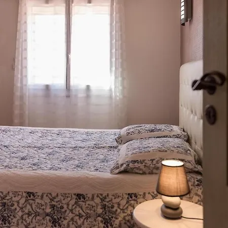 Maison 6 Personnes Piscine Et Jacuzzi Holiday home *