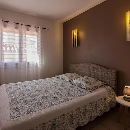 Holiday home Maison 6 Personnes Piscine Et Jacuzzi Bompas (Pyrenees-Orientales)