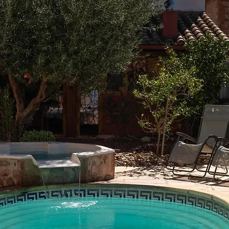 Holiday home Maison 6 Personnes Piscine Et Jacuzzi *