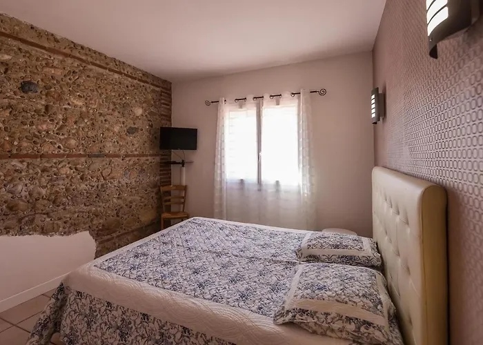 Maison 6 Personnes Piscine Et Jacuzzi * Bompas (Pyrenees-Orientales)